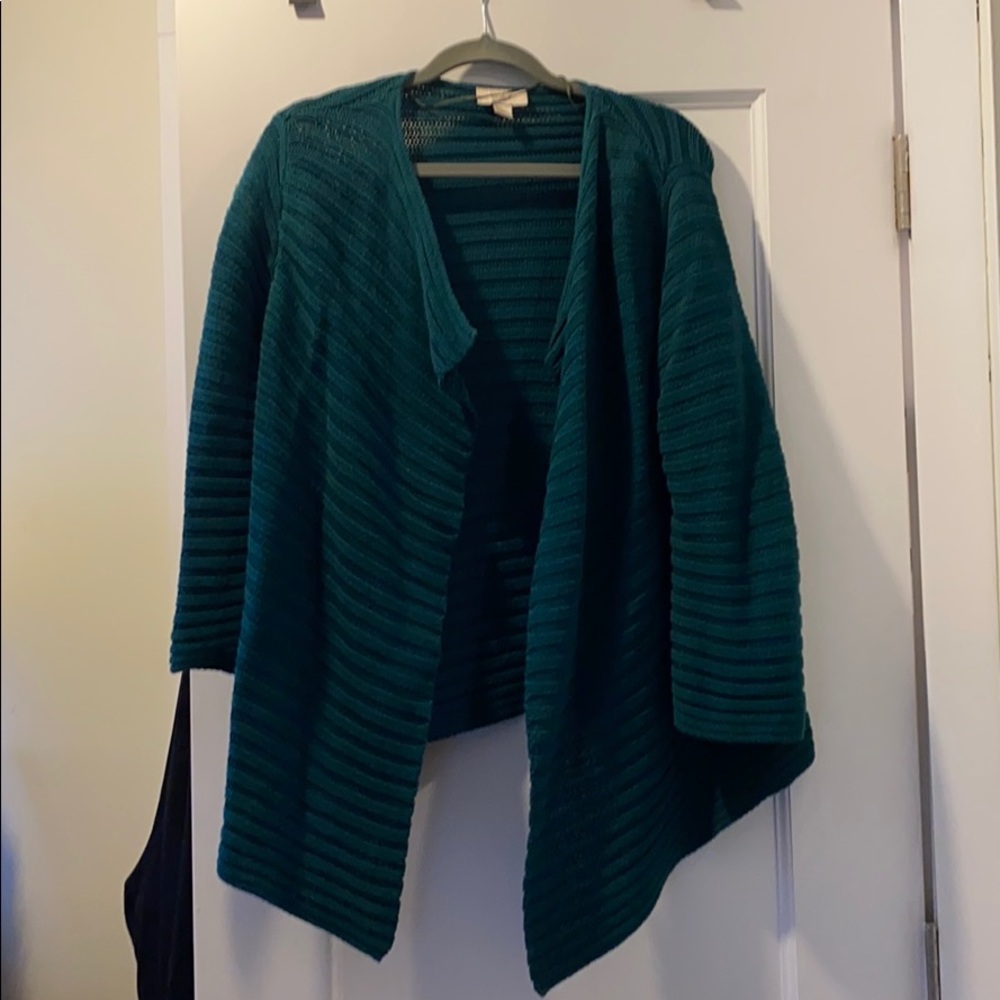 Beautiful color,comfortable,oversized knit sweater